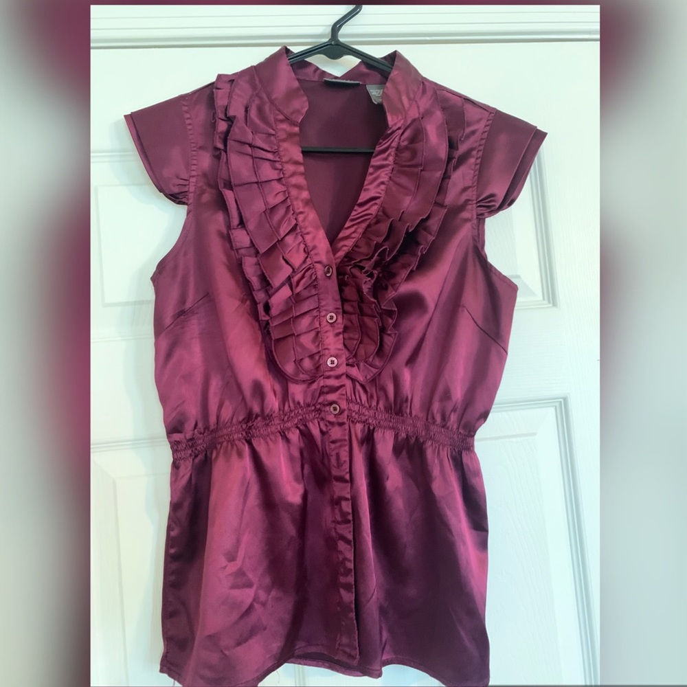 SEXY MAROON BUTTON UP TOP SIZE SMALL